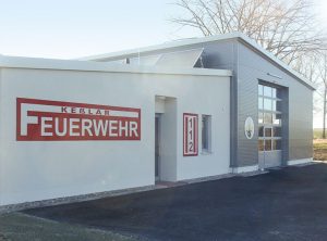 Feuerwehrhaus Keßlar, Schumann, Thüringen, Kranichfeld, Heizungssysteme, Bädersysteme, Dachsysteme, Dachrinnen, Blechdächer, Wandverkleidungen, Photovoltaik, Solaranlagen, Brennwerttechnik, Wärmepumpen, Wohnraumlüftung, Gasinstallation, Wasserinstallation, Enthärtungsanlagen